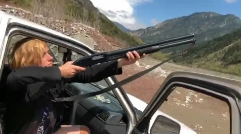 Προσφεύγει στη δικαιοσύνη η Πανελλήνια Φιλοζωική Ομοσπονδία για ταινία της Κιτσοπούλου