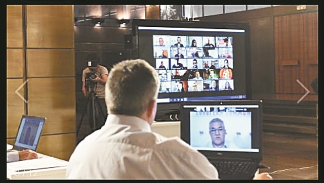 Ο Γιάνης και η Ναόμι πηγαίνουν Ρέικιαβικ