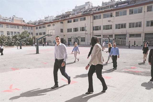 Στους δήμους περνούν κέντρα υγείας, γυμνάσια και λύκεια