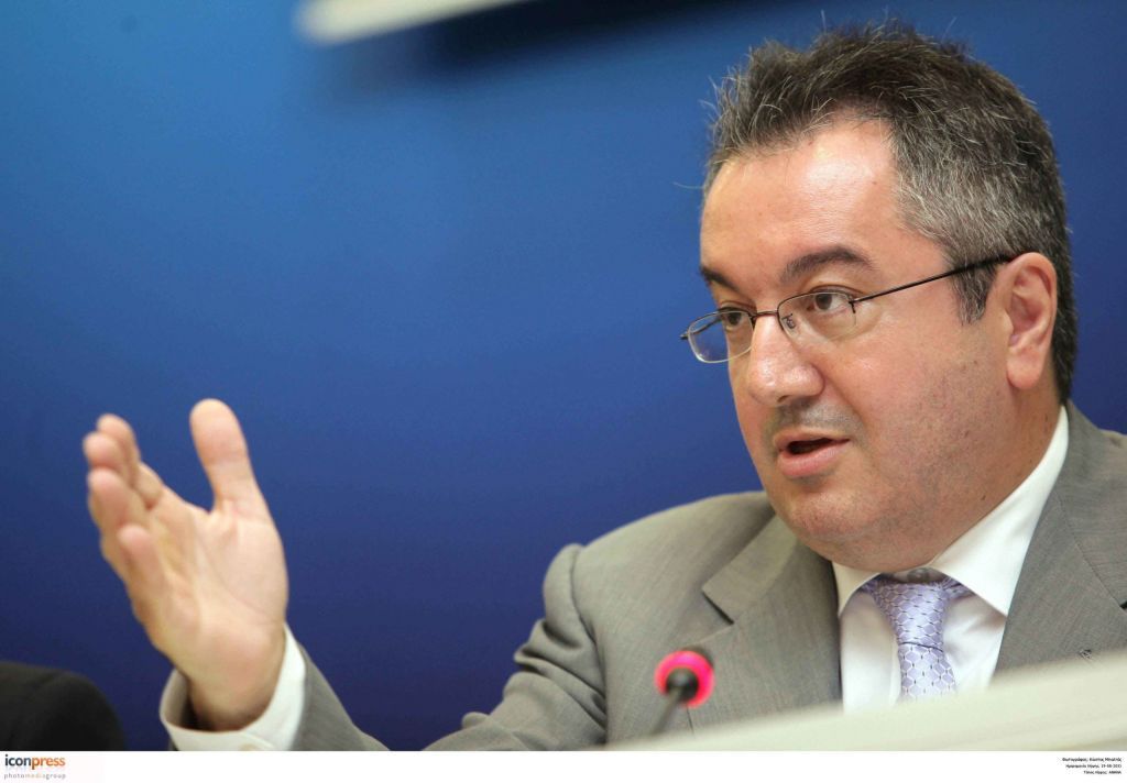 Μόσιαλος : Δεν τελείωσε ο κίνδυνος του κοροναϊού