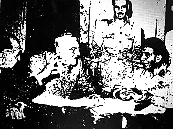 ΕΞΥΛΟΚΟΠΗΣΕΝ ΑΓΡΙΩΣ ΤΟΝ ΠΥΓΜΑΧΟ ΣΥΖΥΓΟΝ ΤΗΣ