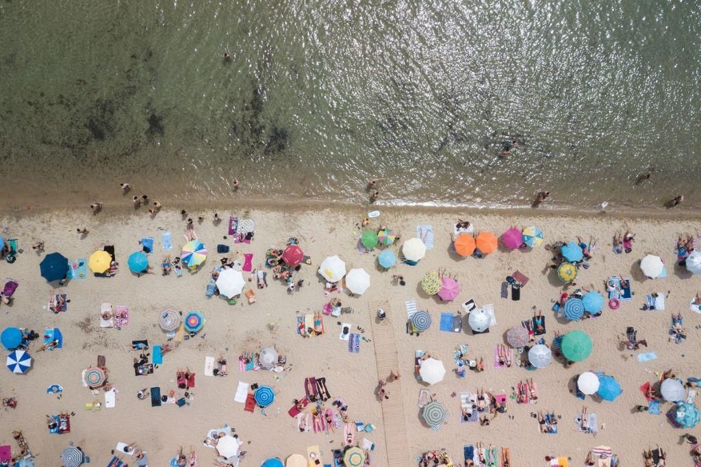 Καιρός : Υψηλές θερμοκρασίες και ισχυροί άνεμοι και την Κυριακή