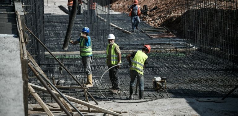 Μισή ποινή για συνταξιούχους που εργάζονται