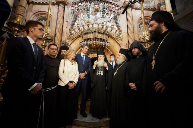 Στον Πανάγιο Τάφο ο Μητσοτάκης: «Ευχαριστώ τον Θεό»