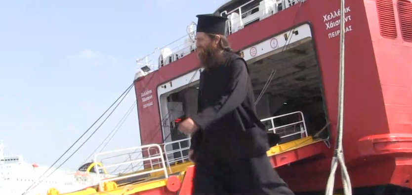 Συγκινητική η δράση του ιερέα που βοηθά απόρους