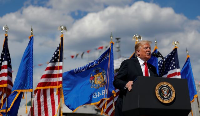 Το επιτελείο Τραμπ αφαίρεσε χιλιάδες αυτοκόλλητα κατά του συνωστισμού πριν από ομιλία του