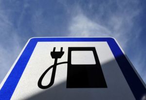 Είσοδος της ΔΕΗ στην ηλεκτροκίνηση – Μνημόνιο συνεργασίας με την Beat