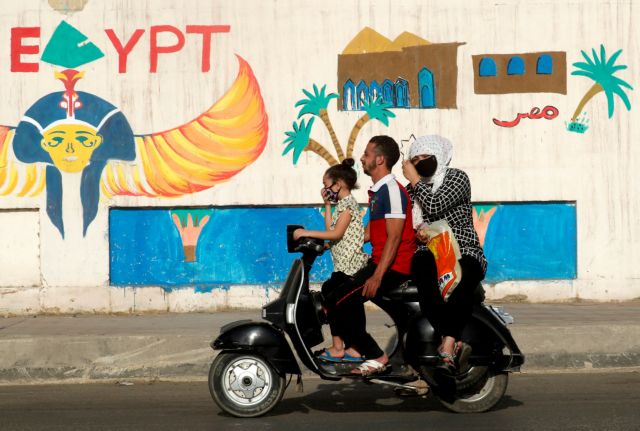 Επελαύνει ο κοροναϊός στην Αίγυπτο – 1.442 νέα κρούσματα σε μία μέρα