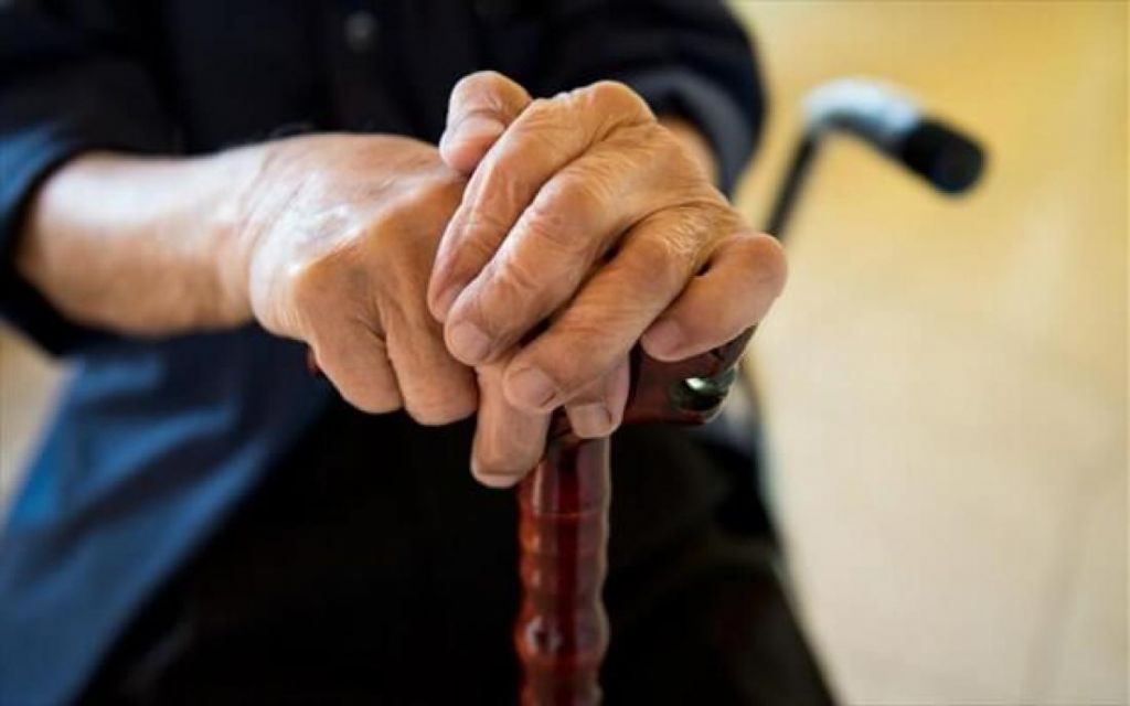 Βραδυφλεγής βόμβα για ασφαλιστικό το δημογραφικό: Αυξάνονται οι συνταξιούχοι, λιγοστεύουν οι εργαζόμενοι