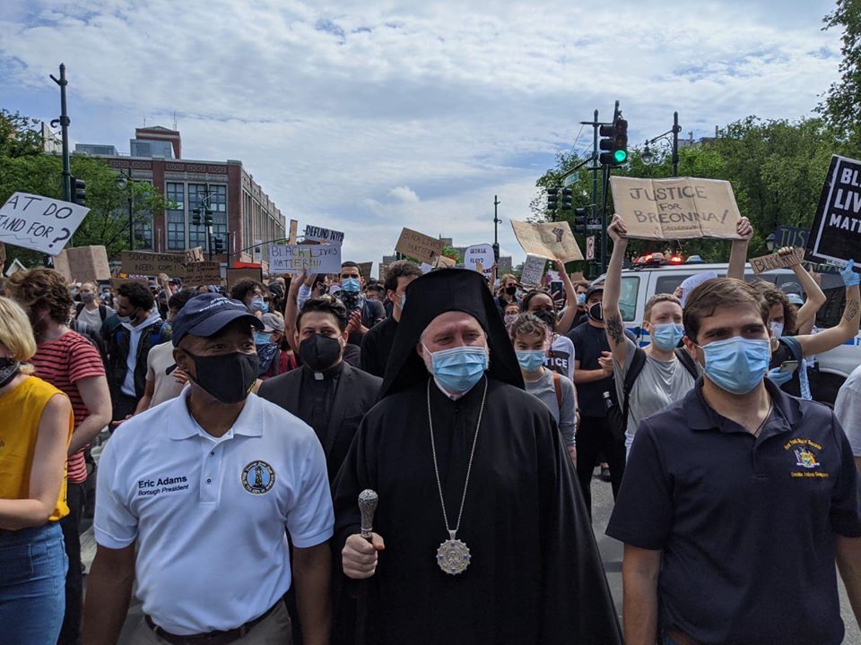 Σε διαδήλωση στο Μπρούκλιν και ο Αρχιεπίσκοπος Αμερικής Ελπιδοφόρος