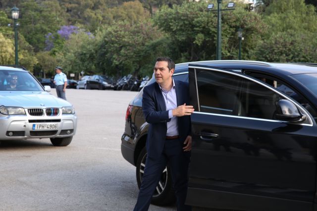 Καταστήματα στην Καισαριανή επισκέφτηκε ο Αλέξης Τσίπρας