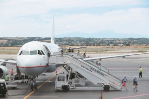 Ο κοροναϊός ταξιδεύει τον τουρισμό πίσω στο 1980