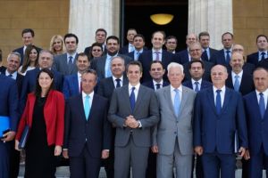 Πότε θα γίνει ανασχηματισμός, ποιοι υπουργοί φεύγουν, ποιοι μπαίνουν στην κυβέρνηση