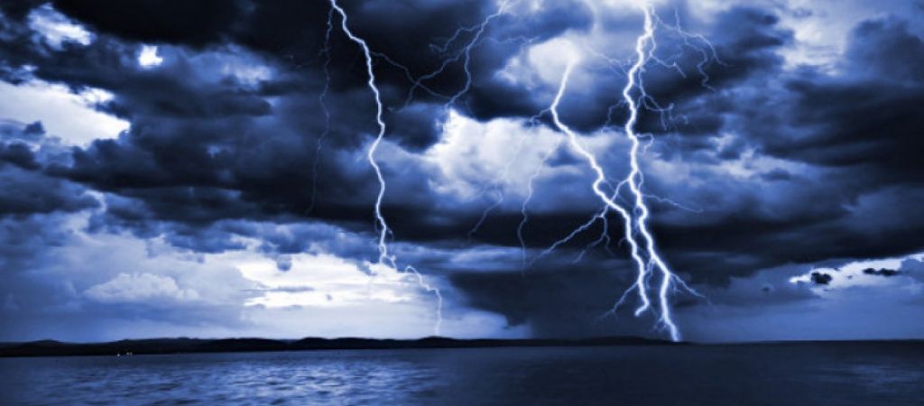 Νέα κατά τόπους ισχυρά φαινόμενα: Που θα χτυπήσουν καταιγίδες, κεραυνοί και χαλάζι