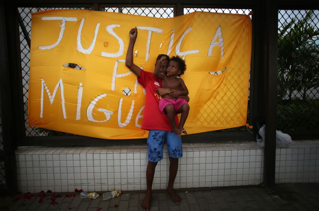 Βραζιλία: Αντιρατσιστικές διαδηλώσεις μετά τον θάνατο ενός μαύρου πεντάχρονου αγοριού