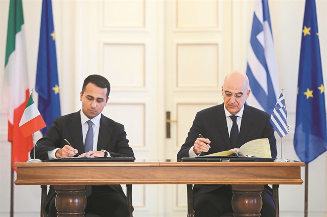 Αιφνιδιασμός από Αθήνα και ιστορική συμφωνία με Ιταλία