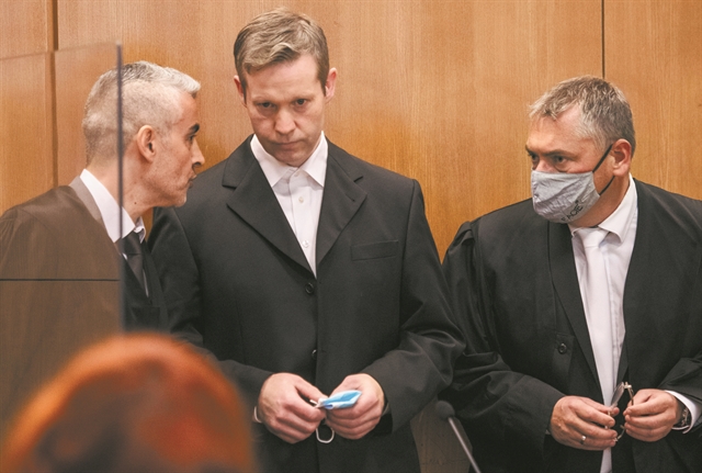 Στο εδώλιο ο νεοναζί δολοφόνος του Βάλτερ Λίμπκε