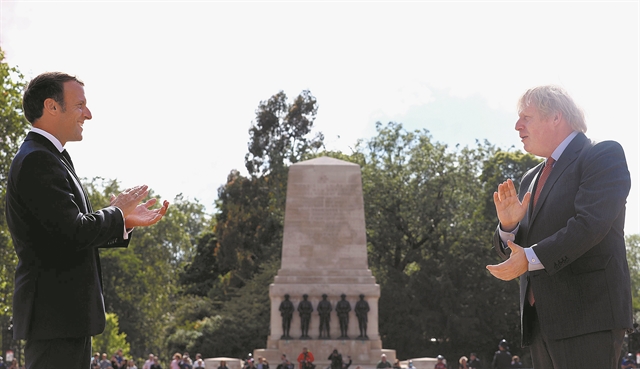 Τους ένωσε ο Ντε Γκολαπό… απόσταση 2 μέτρων