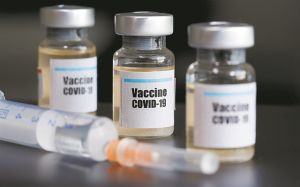 Αποτελεσματικό σε όλες τις ηλικίες το εμβόλιο της Οξφόρδης