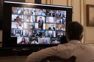 Τα επικρατέστερα σενάρια για τον ανασχηματισμό και τα γεγονότα που θα τον επηρεάσουν