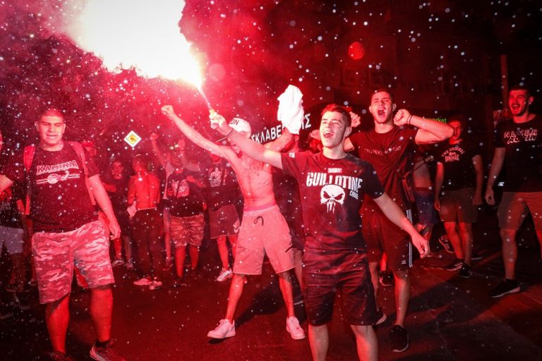 Πανηγυρισμοί στον Πειραιά για το 45ο πρωτάθλημα του Θρύλου