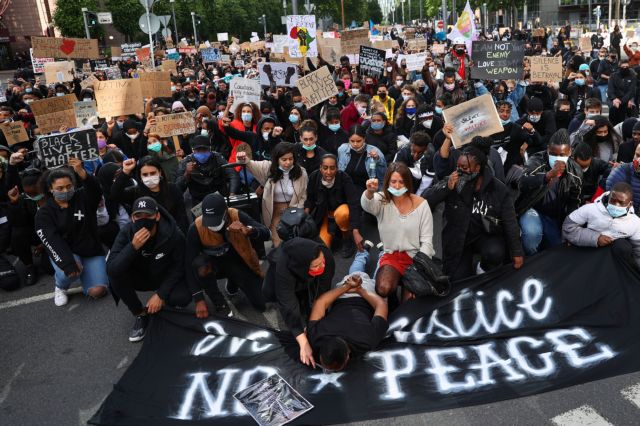 Τζόρτζ Φλόιντ: Στο δρόμο χιλιάδες διαδηλωτές σε όλο τον κόσμο