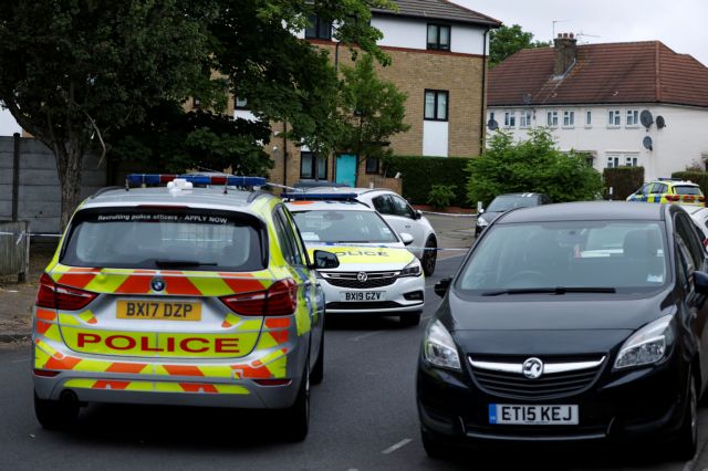 Συναγερμός στη Βρετανία: Αρκετοί τραυματίες από επίθεση με μαχαίρι