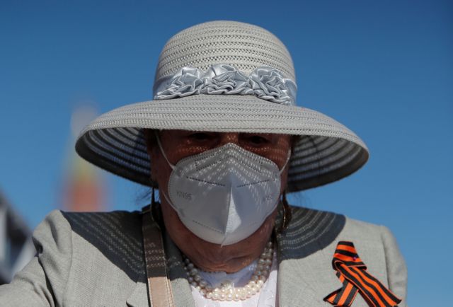 Συνεχίζει να σαρώνει ο κοροναϊός στη Ρωσία