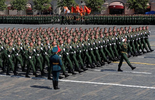 Ρωσία: Μεγαλειώδης παρέλαση για τα 75 χρόνια από την νίκη κατά του ναζισμού