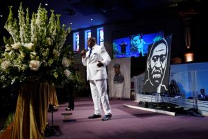 Τελευταίο αντίο στον Φλόιντ: Υπόσχεση για μάχη κατά του ρατσισμού