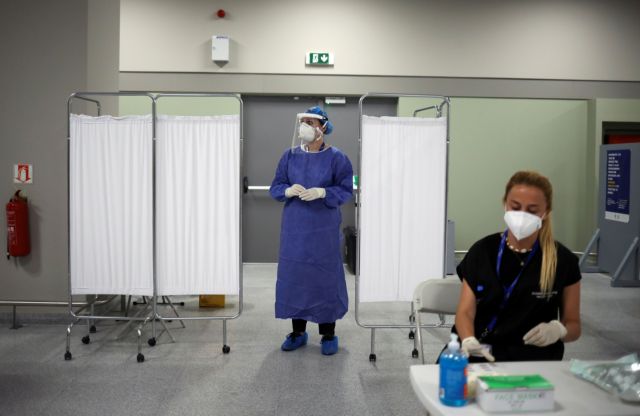 Την Τρίτη η τελική λίστα των χωρών για τις οποίες ανοίγουμε τα σύνορα