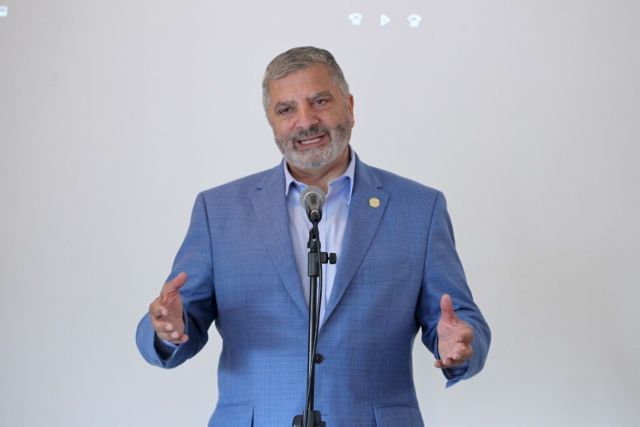 Πατούλης : Απορίας άξιο πώς δεν υπήρξε ούτε μια καταγγελία κατά του απατεώνα «γιατρού» τόσα χρόνια