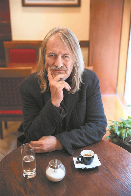 «Μπαίνεις σε μια ιστορία, ίδια όπως μπαίνεις σε έναν έρωτα»