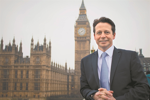 «Αεροπορική γέφυρα» Ελλάδας – Βρετανίας;