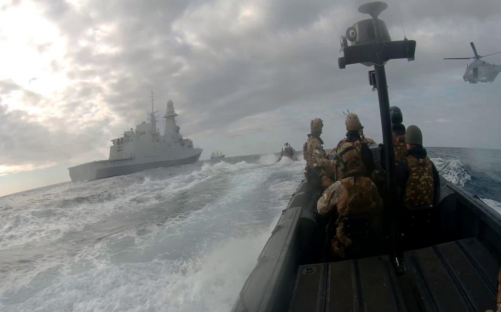 Επιχείρηση «Irini»: Πιθανή η συνεργασία ΕΕ – ΝΑΤΟ λέει η Κομισιόν