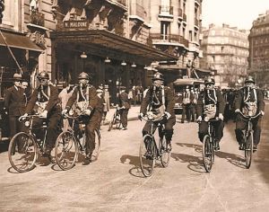 Ο σκοτεινός καθρέφτης του 1938