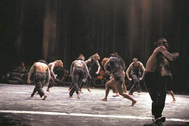 Βαντεκέιμπους, Peeping Tom και πρωτοεμφανιζόμενοι χορευτές