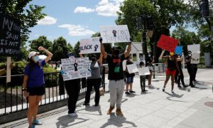 Εκρηξη οργής στις ΗΠΑ μετά τη δολοφονία Φλόιντ: Νέα επεισόδια στο Λευκό Οίκο – Σε υπόγειο καταφύγιο ο Τραμπ