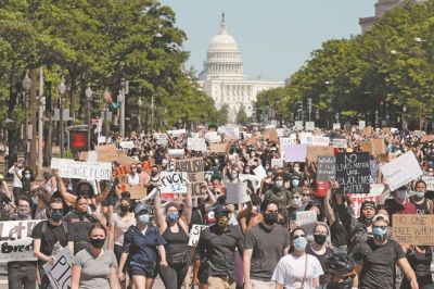 Ο μοιραίος Τραμπ σπρώχνει τις ΗΠΑ στον διχασμό