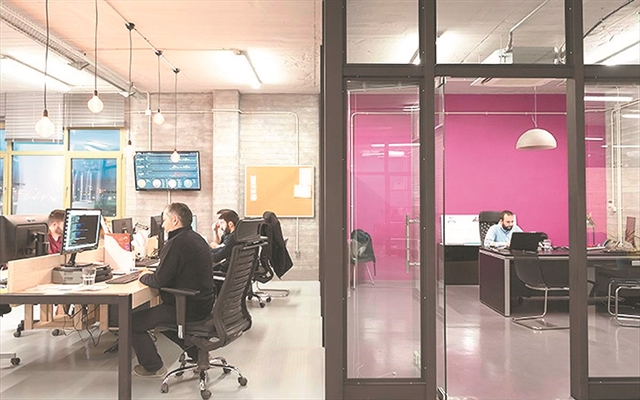 Από την ψηφιακή επικοινωνία στην προσωπική εξυπηρέτηση