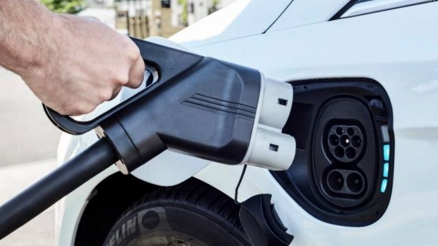 Ηλεκτρικά αυτοκίνητα: 80% χαμηλότερο το κόστος χρήσης και συντήρησης