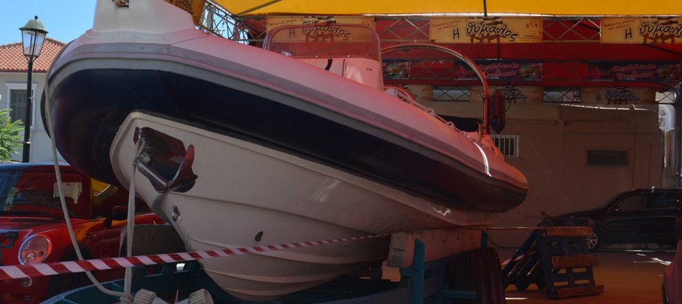 Ζάκυνθος: Εντοπίστηκε ταχύπλοο με το οποίο εικάζεται πως διέφυγαν οι δράστες