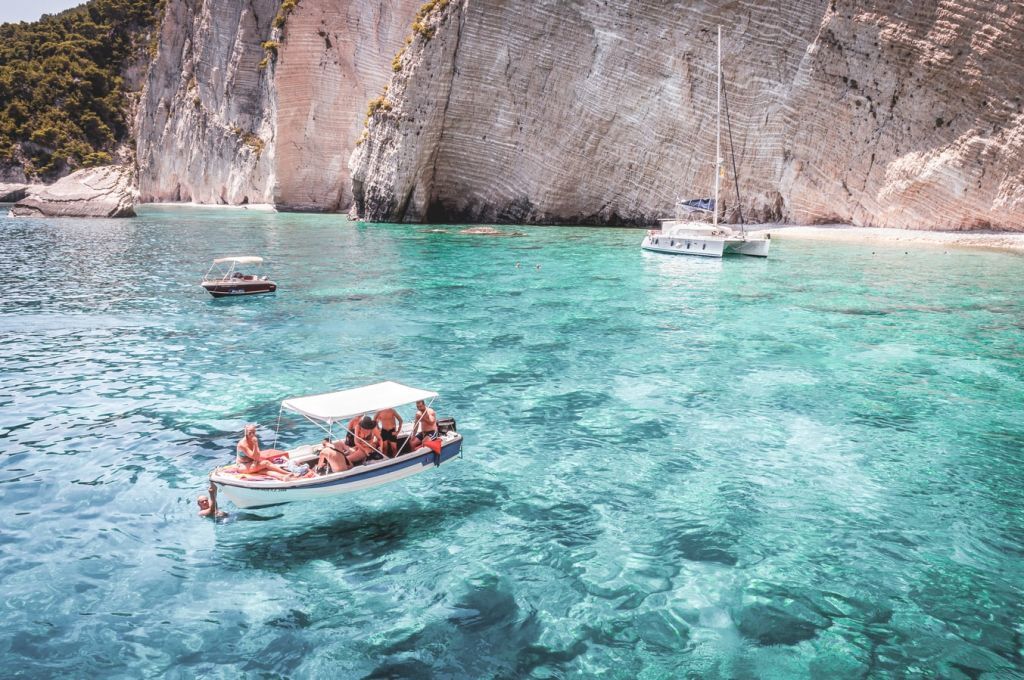 Οι Βρετανοί θέλουν να κάνουν διακοπές στην Ελλάδα χωρίς καραντίνα