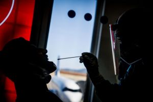 Πώς θα γίνεται ο έλεγχος των τουριστών – Τα νέα πρωτόκολλα στα αεροδρόμια