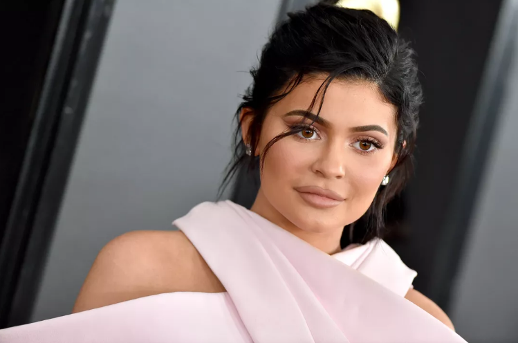 Οι διάσημοι που γκουγκλάραμε περισσότερο στην καραντίνα