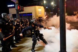 Αναβρασμός ΗΠΑ: Ο διαδηλωτής σκοτώθηκε από αστυνομικά πυρά