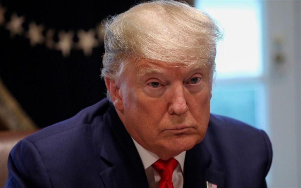 Ξεσάλωσαν οι Ελληνες «τραμπ-αρίφες» που αποθεώνουν τον Ντόναλντ Τραμπ