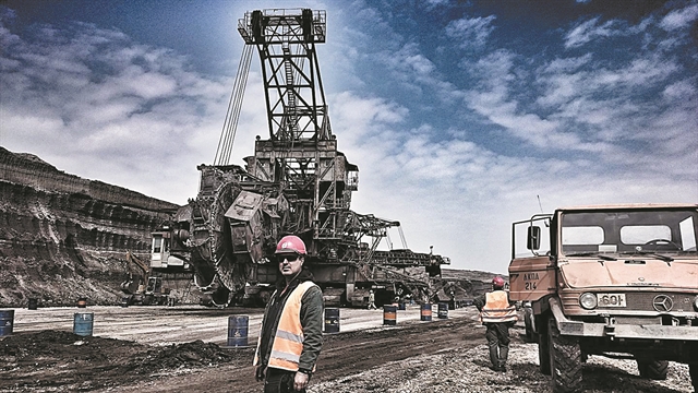 ΔΕΗ: 900 εργαζόμενοι, πρώτο κύμα εθελουσίας