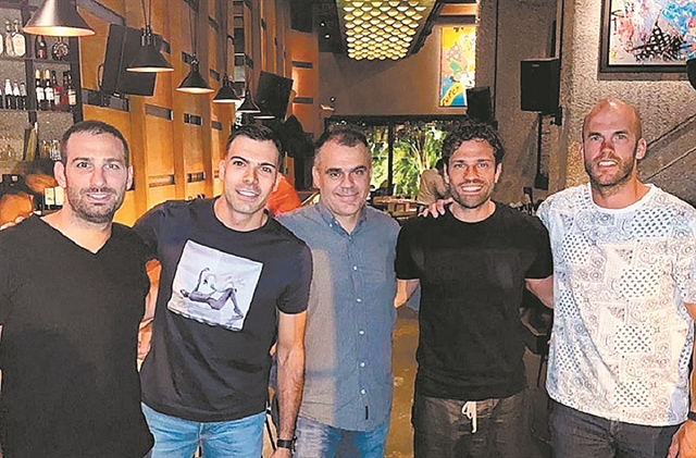 Στη δική μου αγκαλιά…