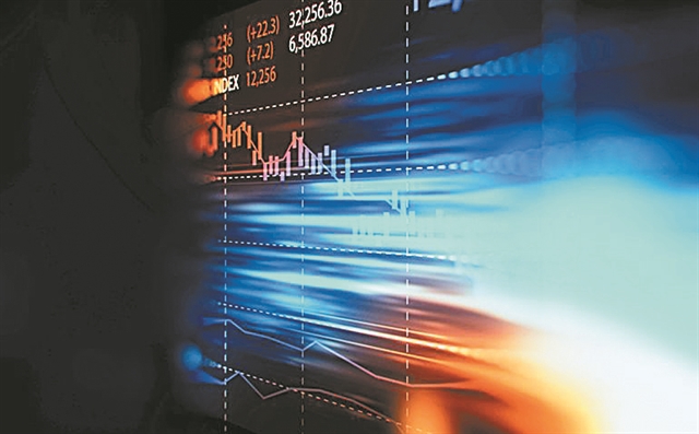 Στον ρυθμό των παραγώγων και των αλλαγών στους δείκτες το ΧΑ